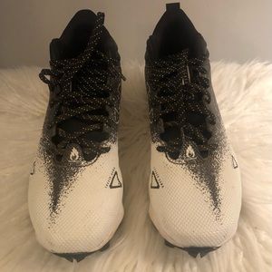 Under Armour softball cleats size 5.5 youth